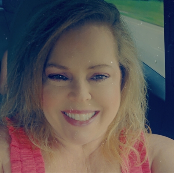 Meet your Posher, Jamie - Picture 2 of 2